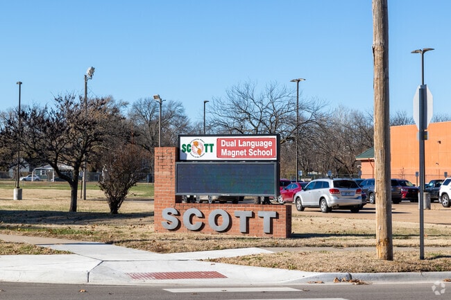 Scott Dual Language Magnet Elementary engages students in the highest quality of learning.