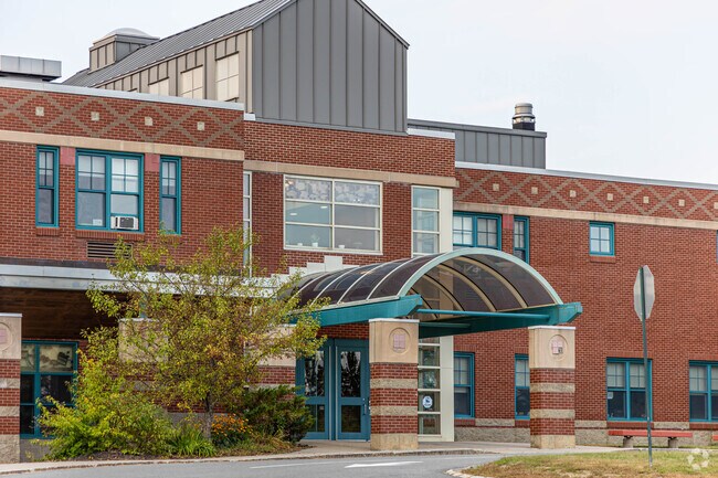 Reeds Brook Middle School is highly rated among the schools in Hampden, Maine.