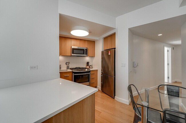 625W W 57th St unit ID1025326P, New York, NY 10019 - photo 5