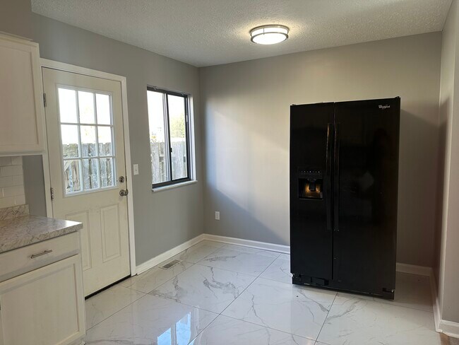 7344 Fall Creek Ln unit 7344 Fall Creek Ln, Columbus, OH 43235 - photo 2