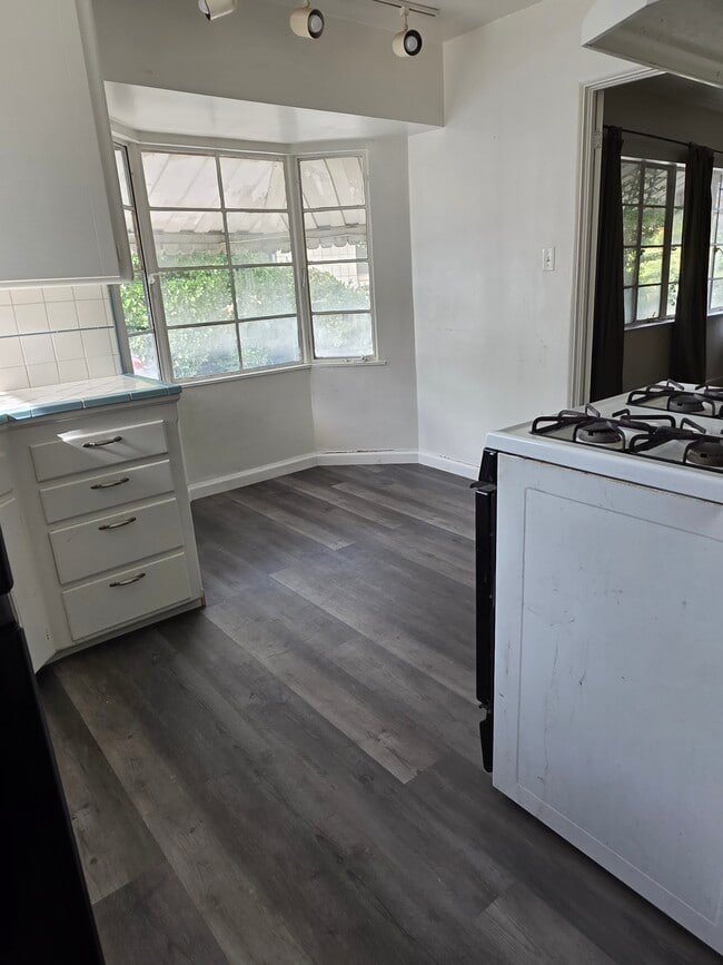 545 W Hedges Ave unit 545, Fresno, CA 93728 - photo 3