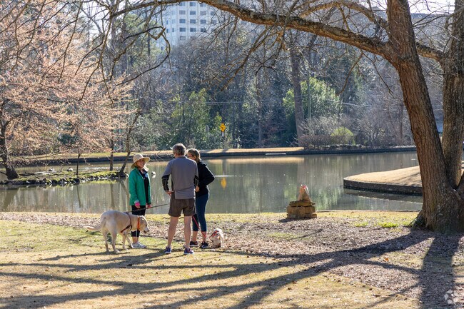 Peachtree Heights provides nature and quiet streets, right among the  attractions of the city.