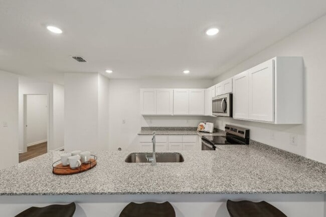 4139 Aquarius Dr, Chipley, FL 32428 - photo 4