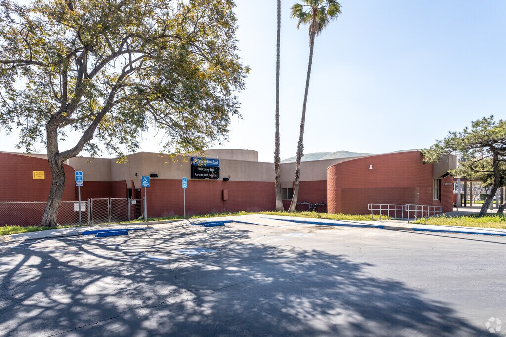 The Carmack School in Hudson, CA strives to educate students in grades K-8.