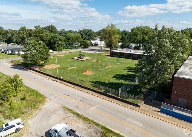 The student population of Joshua Academy is 252 and the school serves K-6.