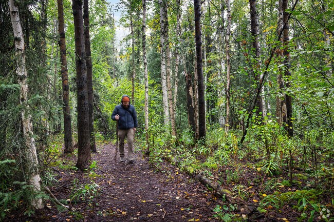 Skyline Ridge Park Trailhead in Famers Loop is the perfect place for an afternoon hike.