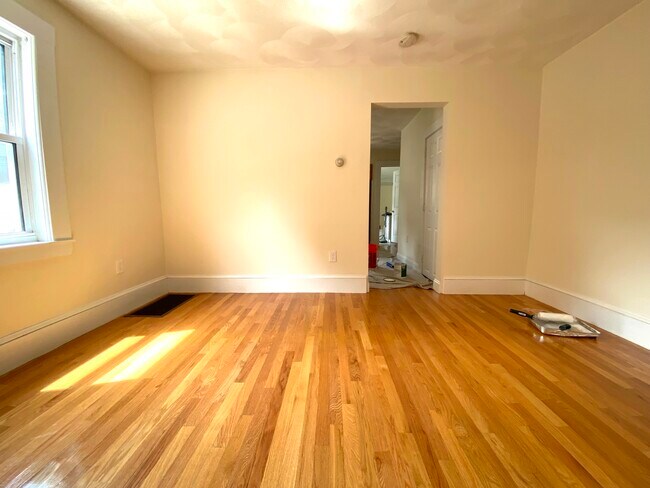 5 Rifle Ct unit 1, Watertown, MA 02472 - photo 4