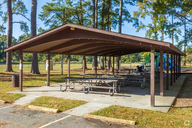 Enjoy the shade of the picnic pavilion at Poplar Park in River Forest Shores/Wayside Manor.