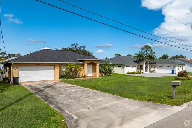 Richmond single family homes come with indoor parking space and large driveways.