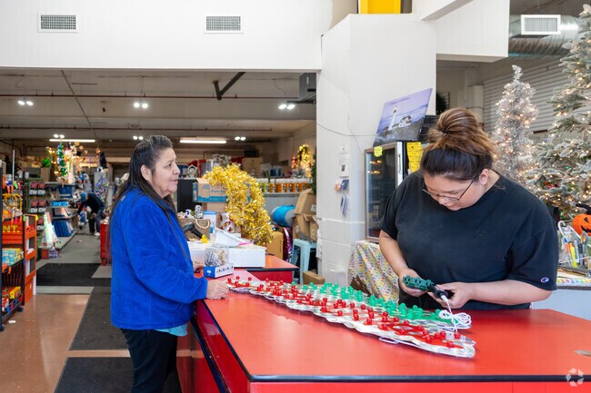 There are craft and holiday themed stores in Sunset Bay.
