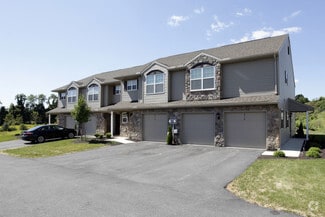 308 Sleepy Hollow Dr, Mechanicsburg, PA 17055