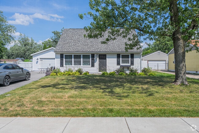 Classic Cape Cods are common throughout South Haven.