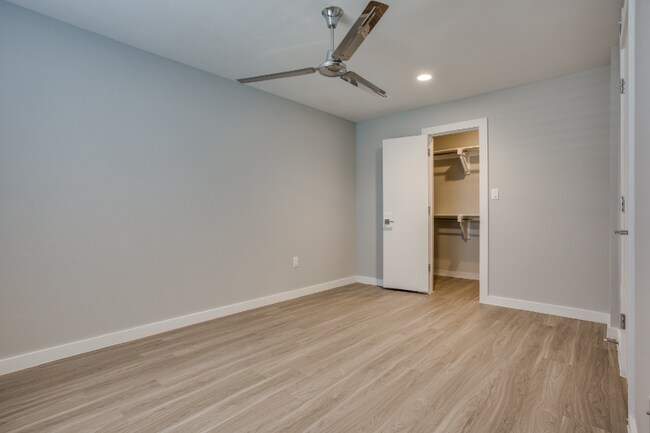 3328 Cedarplaza Ln unit 102, Dallas, TX 75235 - photo 5