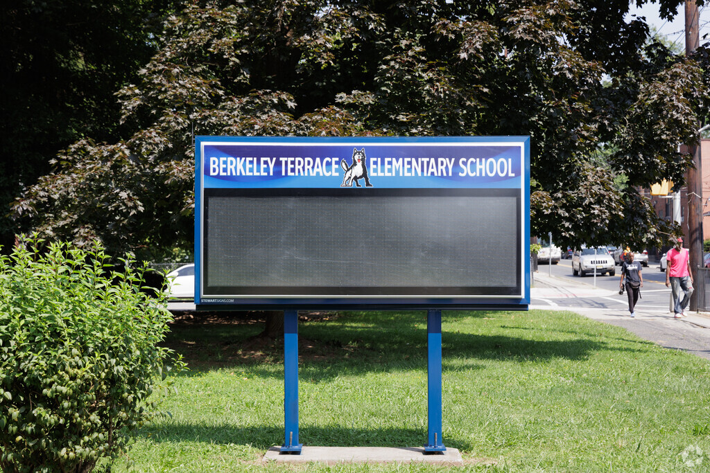 Berkeley Terrace Elementary School is a public school located in Irvington, NJ.