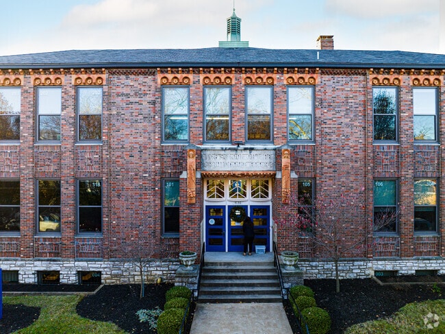 The front facade of Marian Middle School.