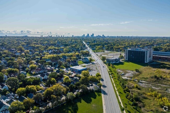 Downtown Milwaukee is just a short drive away from Franklin Heights.