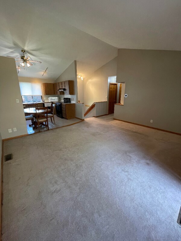 6407 Carpenter Ave, Windsor Heights, IA 50324 - photo 4