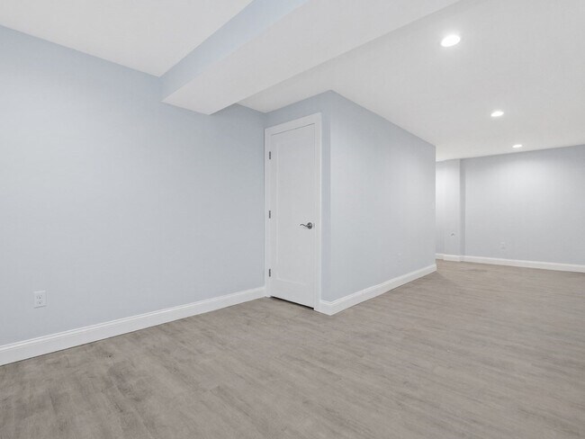 5 Naviens Ln unit 2, Waltham, MA 02453 - photo 5