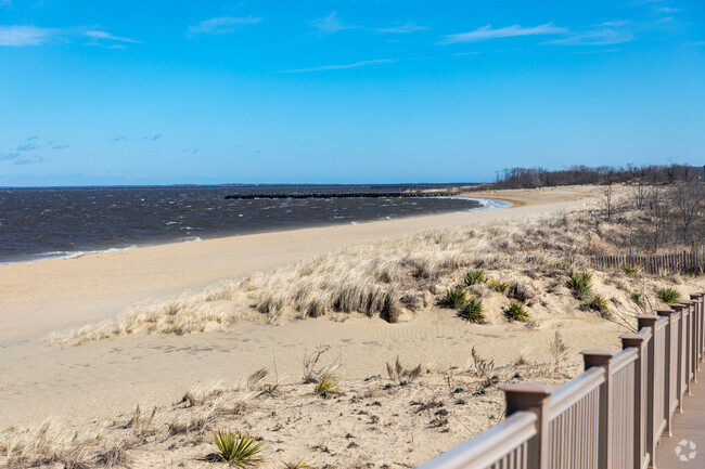 Enjoy the Ideal beach neighborhood of North Middletown.