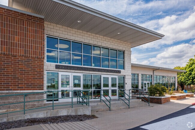 Springfield Catholic High School students can participate in a range of clubs and activities.