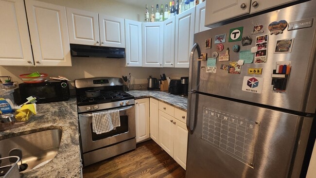 19 Thatcher St unit 64-2, Brookline, MA 02446 - photo 2