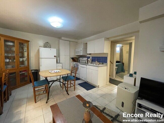 56 Hobson St unit I, Boston, MA 02135 - photo 4