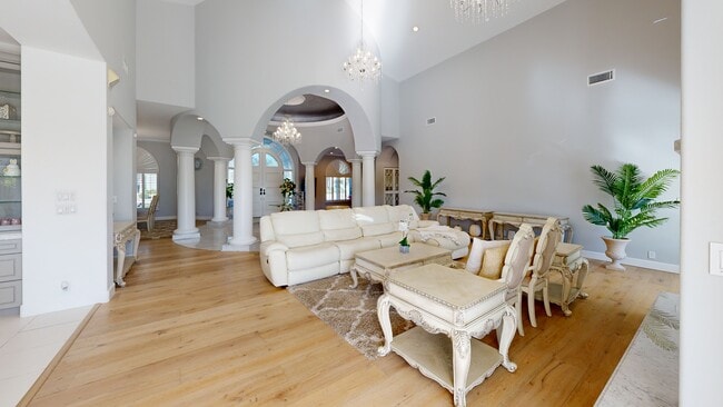 1720 Oval Cir, Las Vegas, NV 89117 - photo 3