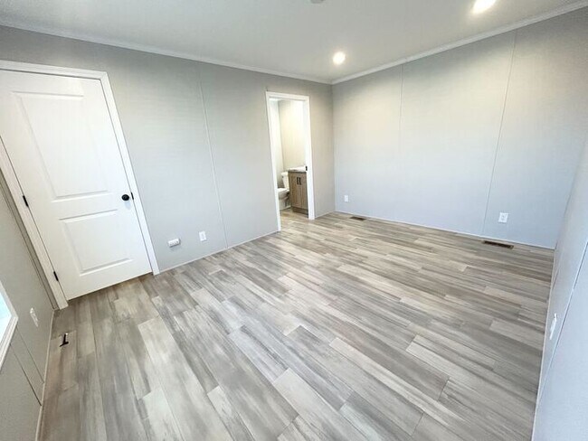 52962 N Yorktown Ct, Chesterfield, MI 48051 - photo 5