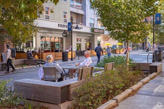 In Frances Slocum, it's easy to forget that Downtown Fort Wayne is just a few miles away.