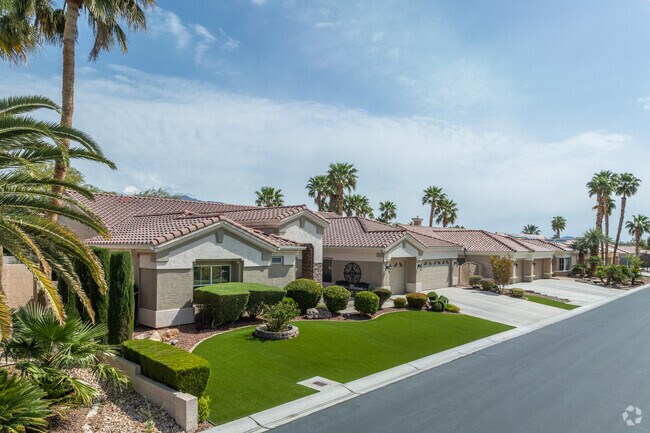 The median home price in Elkhorn Ranch is $437,450.