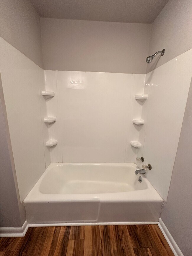 The Lofts at Winchester! 2 BR, 1 Bath, Off-Street Parking, Small Pets Ok!, Winchester, KY 40391 - photo 4