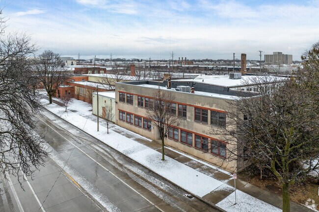 Right Step in Milwaukee, WI has 102 students in grades 5-12.