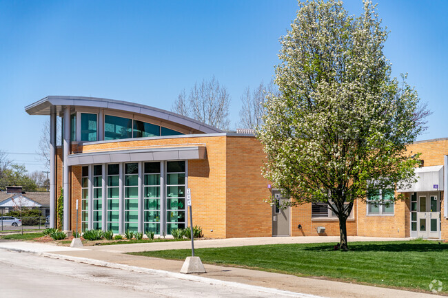 Arno Elementary School offers instruction for grades K-5.