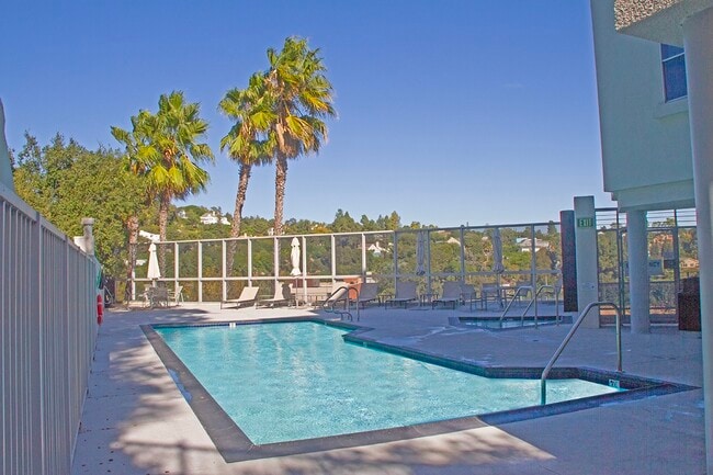 171 N Church Ln unit PH10, Los Angeles, CA 90049 - photo 6