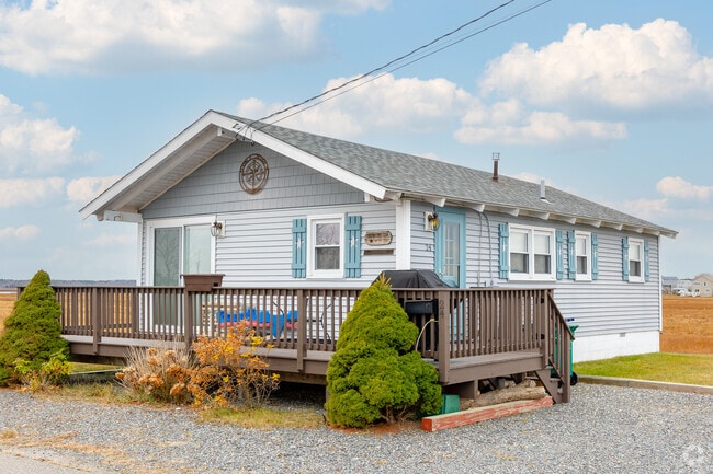 Cottage-style homes add charm to Hampton Beach neighborhoods.