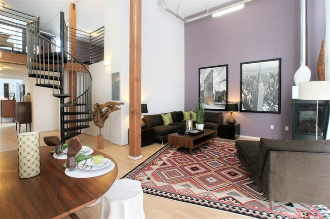 2x2 LOFT - Spiral Staircase