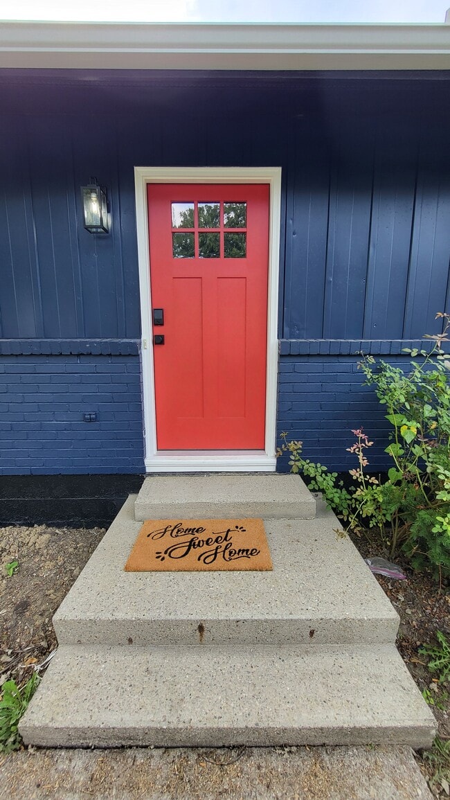 4791 Bourke Rd, Columbus, OH 43229 - photo 2