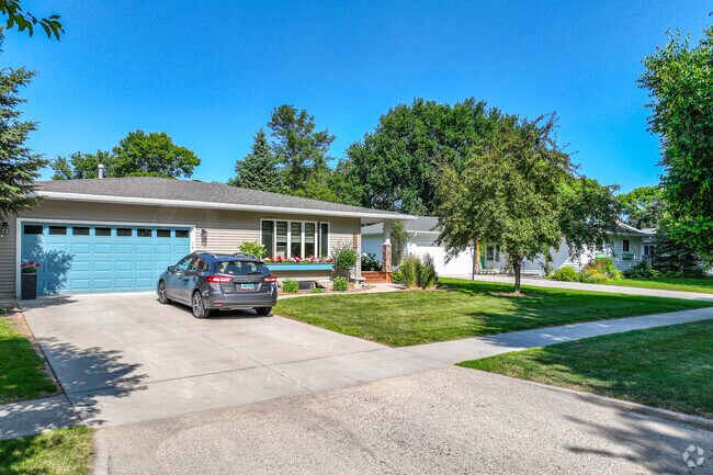 Ranch style homes are well maintained in the neighborhood of Longfellow.
