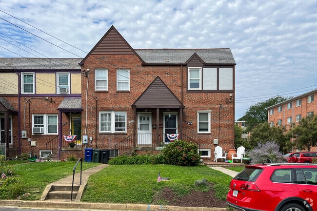 There is a home for everyone in Foxcroft Heights.