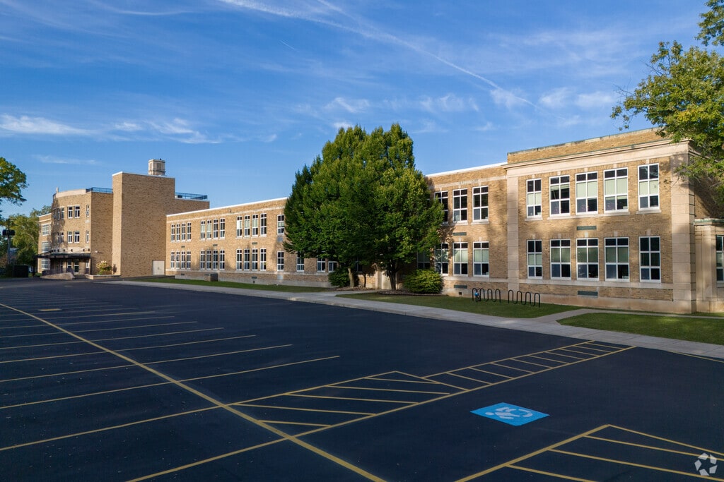 Union Pleasant Elementary School in Hamburg  has an overall B- grade on Niche.