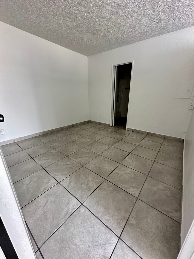 Studio Village Apartments, Van Nuys, CA 91406 - photo 4