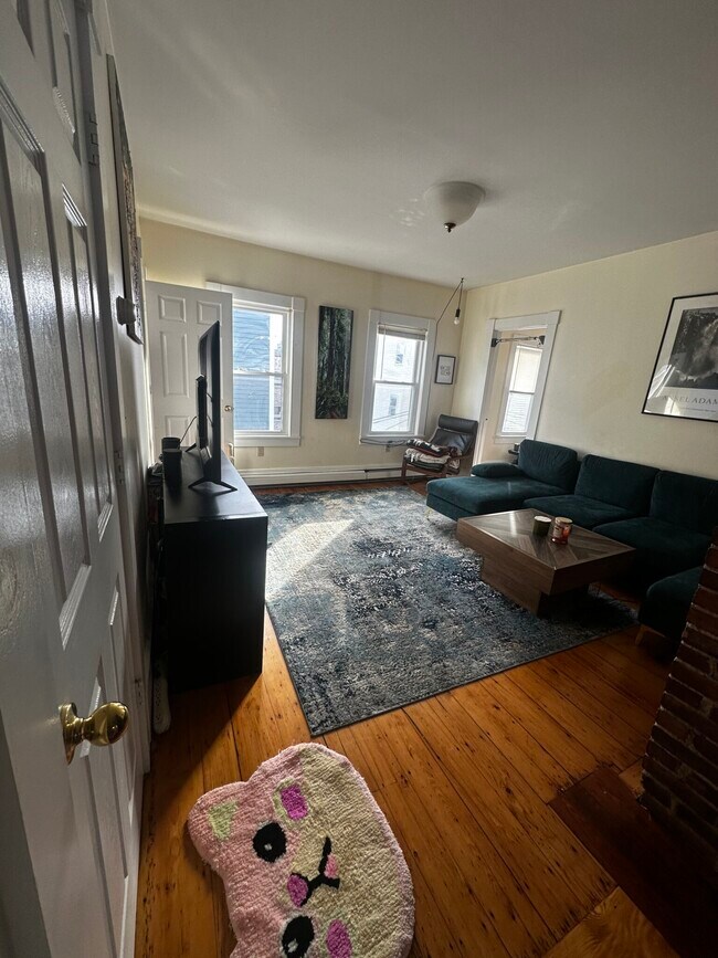 74 Gore St unit 3, Cambridge, MA 02141 - photo 3