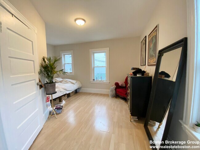 3 Sudan St unit 1, Dorchester, MA 02125 - photo 5
