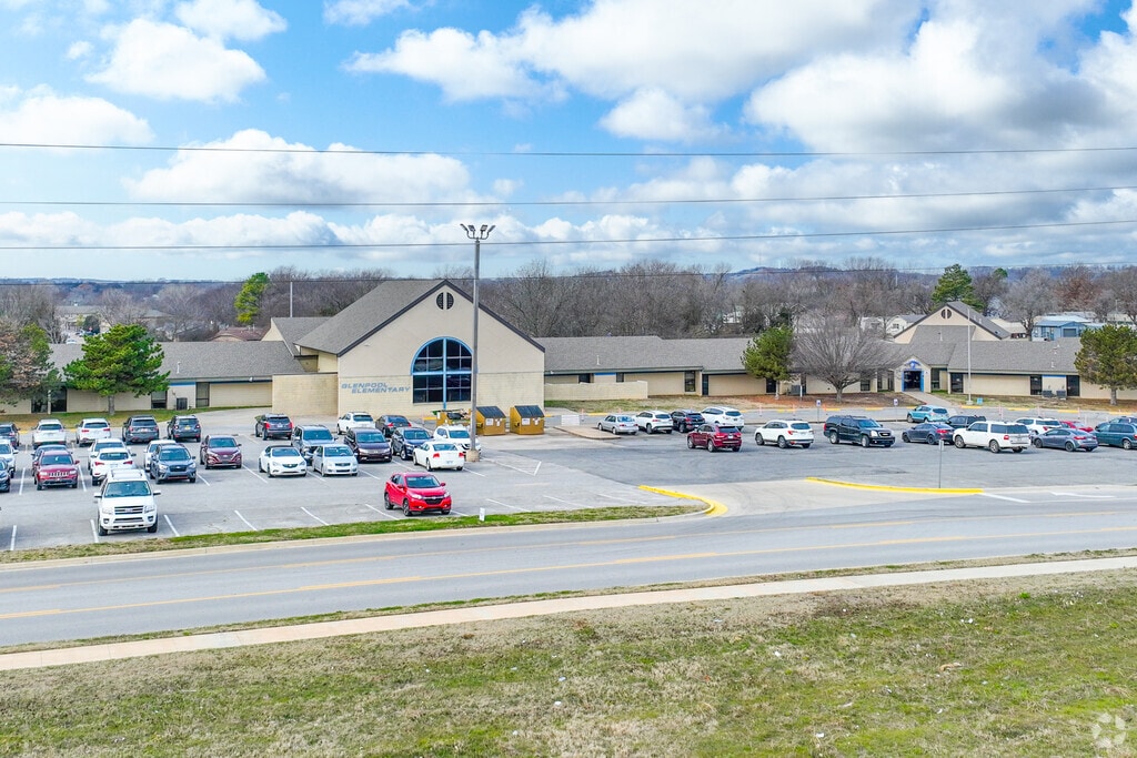 Glenpool Elementary School is part of the Glenpool Public School system.