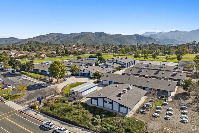 Las Colinas Middle School earned at B rating from Niche.