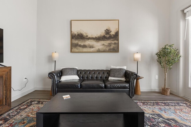 5820 1/2 Cameron Rd unit FL1-ID1295731P, Austin, TX 78723 - photo 3