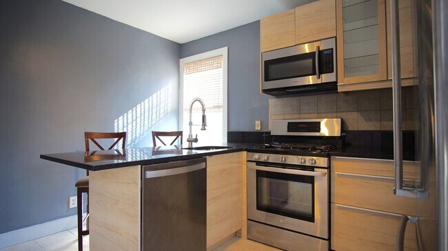 143 Sutton St unit 2, Providence, RI 02903 - photo 4