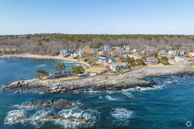 Rugged coastline in Cape Elizabeth Maine