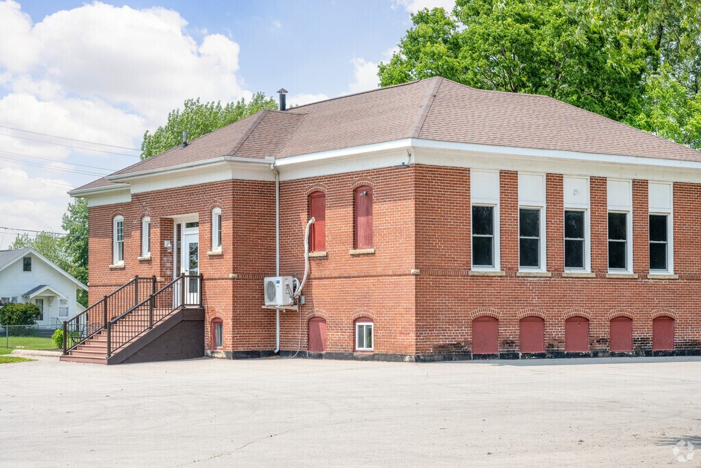Sparta Mennonite School is a private Anabaptist school.