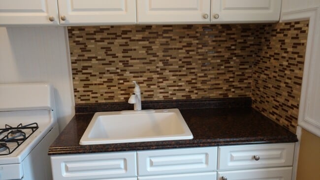 Kitchen-Tiled-Back splash